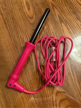 ROYALE Pink Curling Wand with Black Barrel